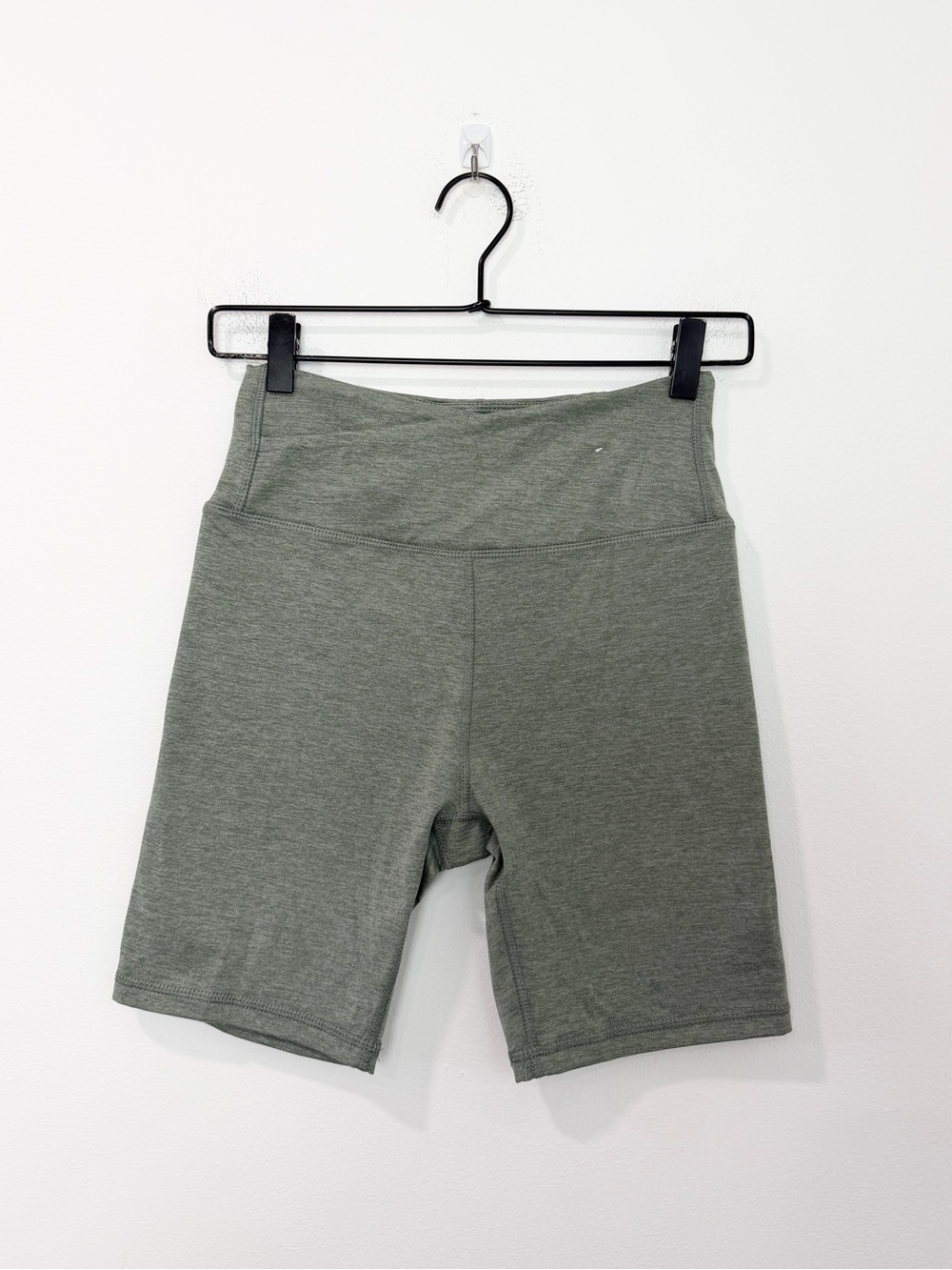 Outdoor Voices Women's CloudKnit Bike Short Green Size Small